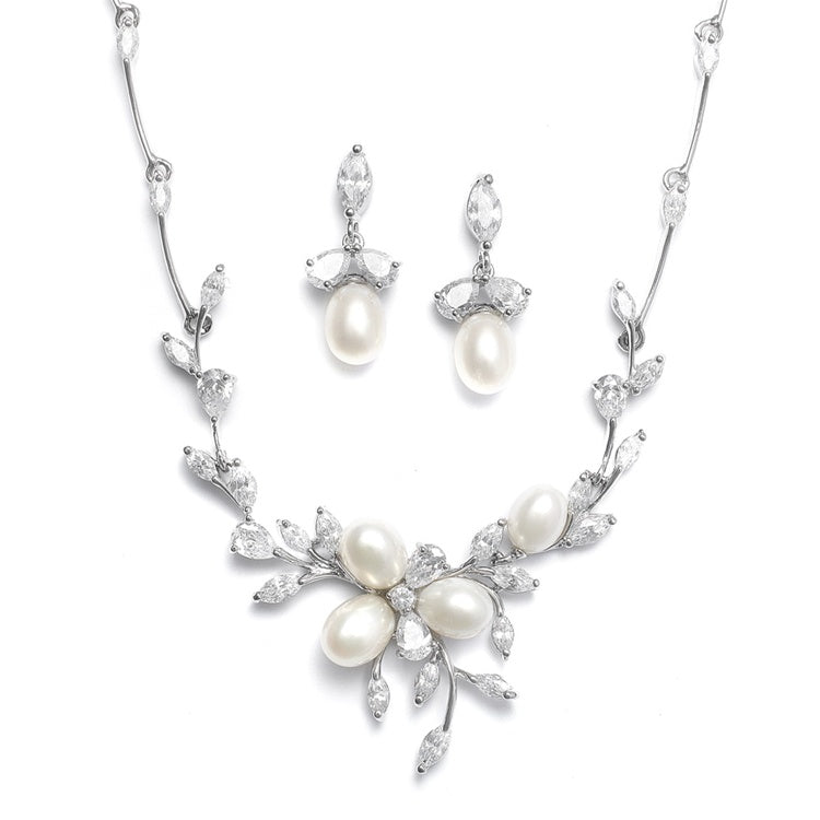 Freshwater Pearl Necklace & Earring Set