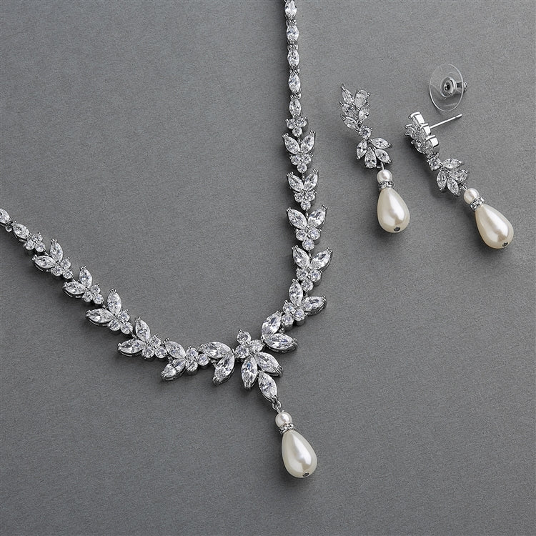 Teardrop Pearl Necklace & Earring Set