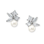 Load image into Gallery viewer, Ivory Cluster Pearl Earrings
